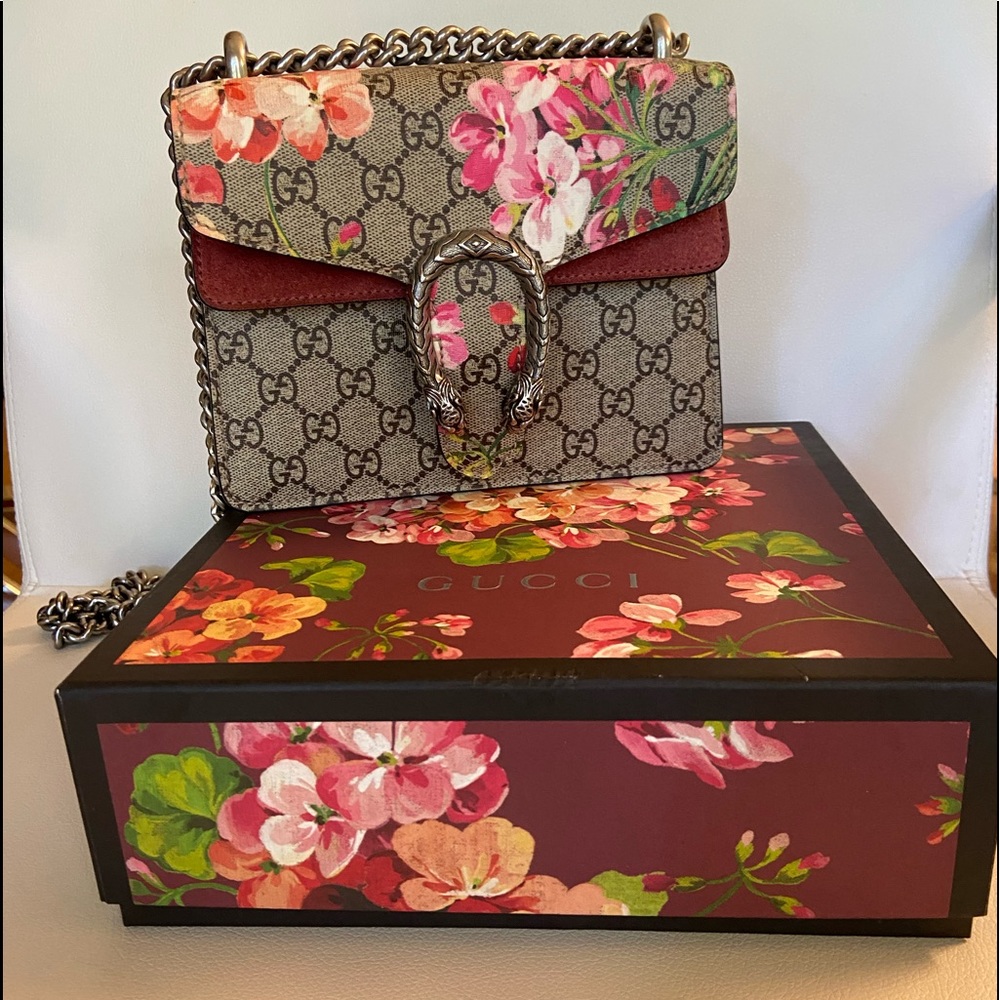 Blooms Print Dionysus GG Shoulder Bag pristine